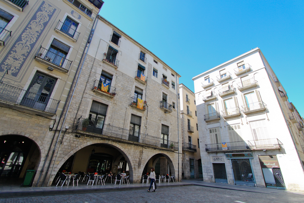 Girona co zobaczyć domy miasto