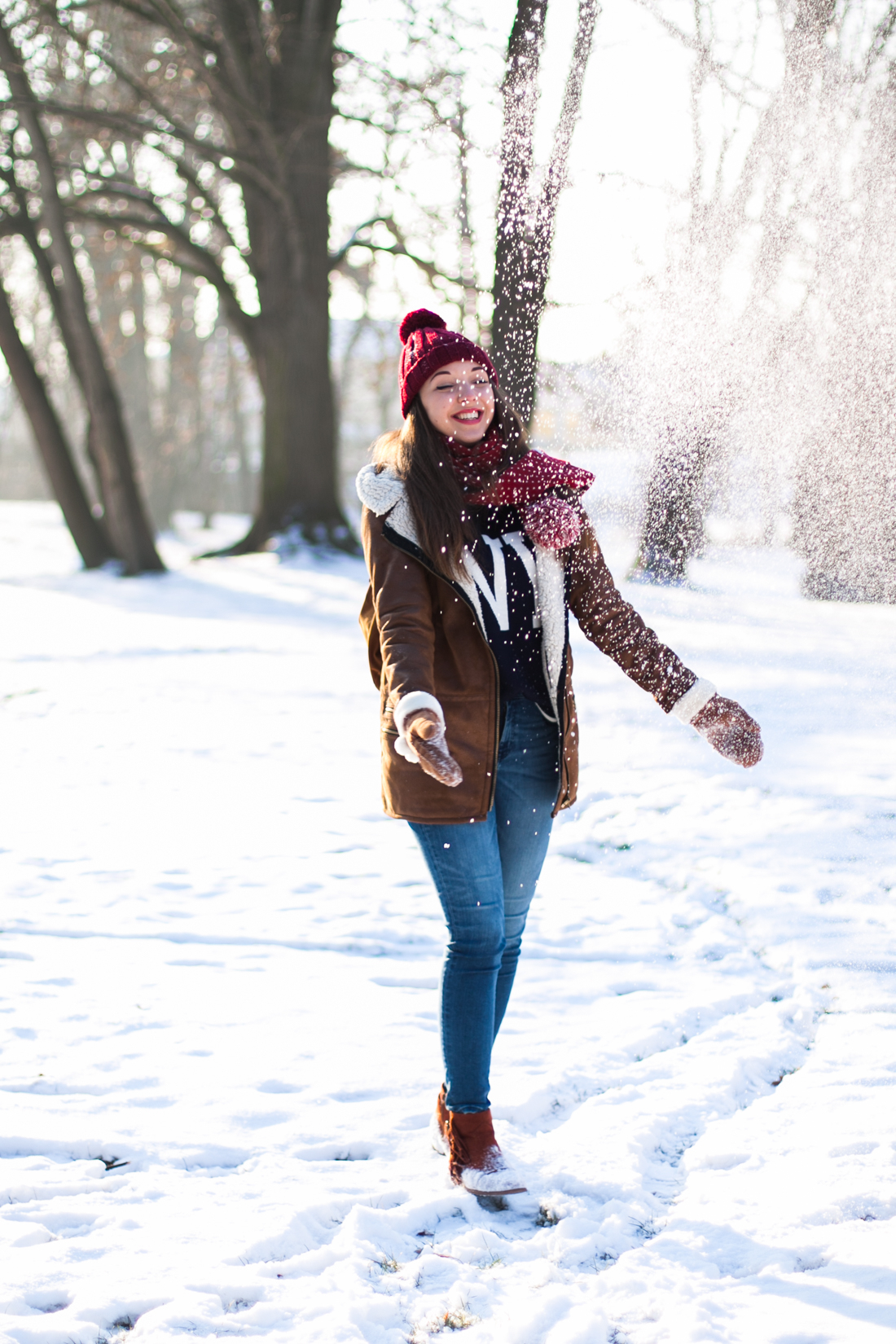 Jeansy z zary stylizacja zimowa