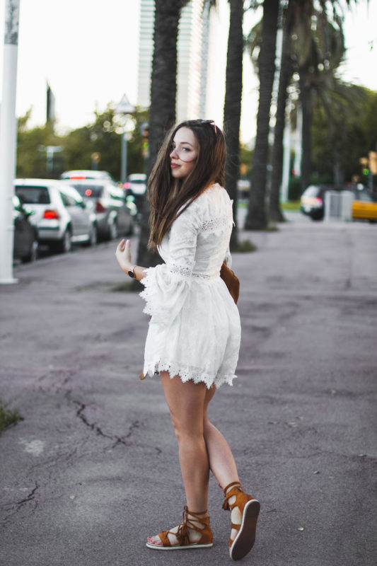 brązowe sandały z frędzlami