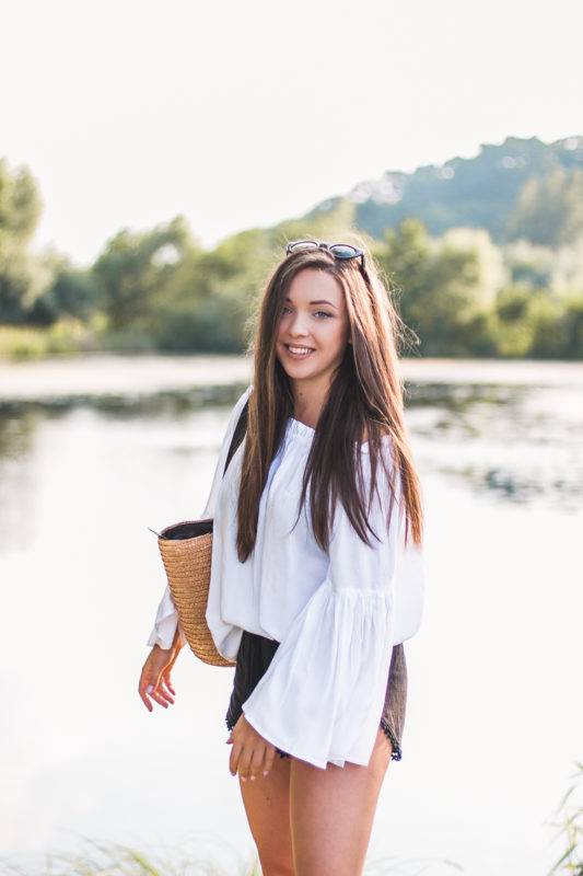 Biała bluzka hiszpanka stylizacja blog