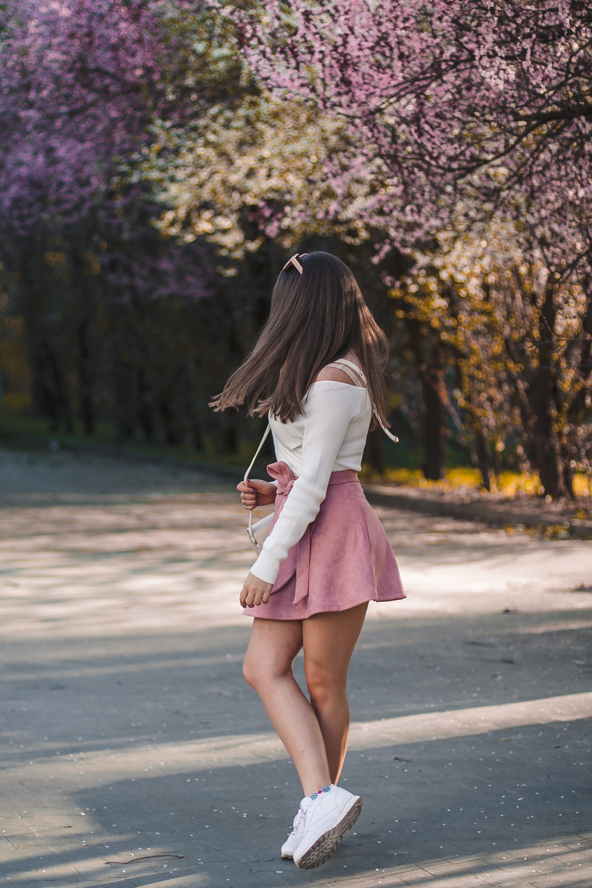 różowa zamszowa spódnica mini