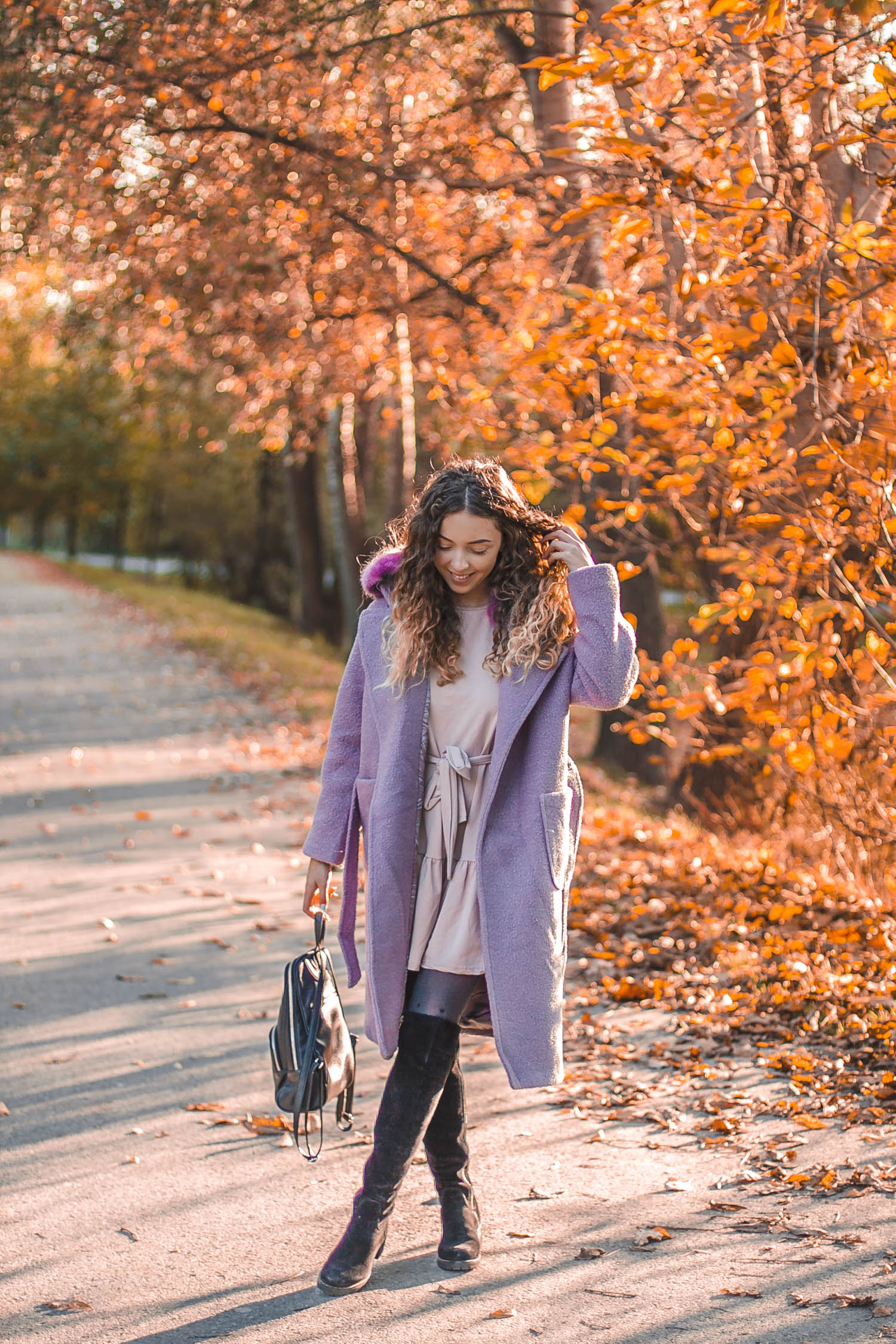 fioletowy płaszcz na jesień